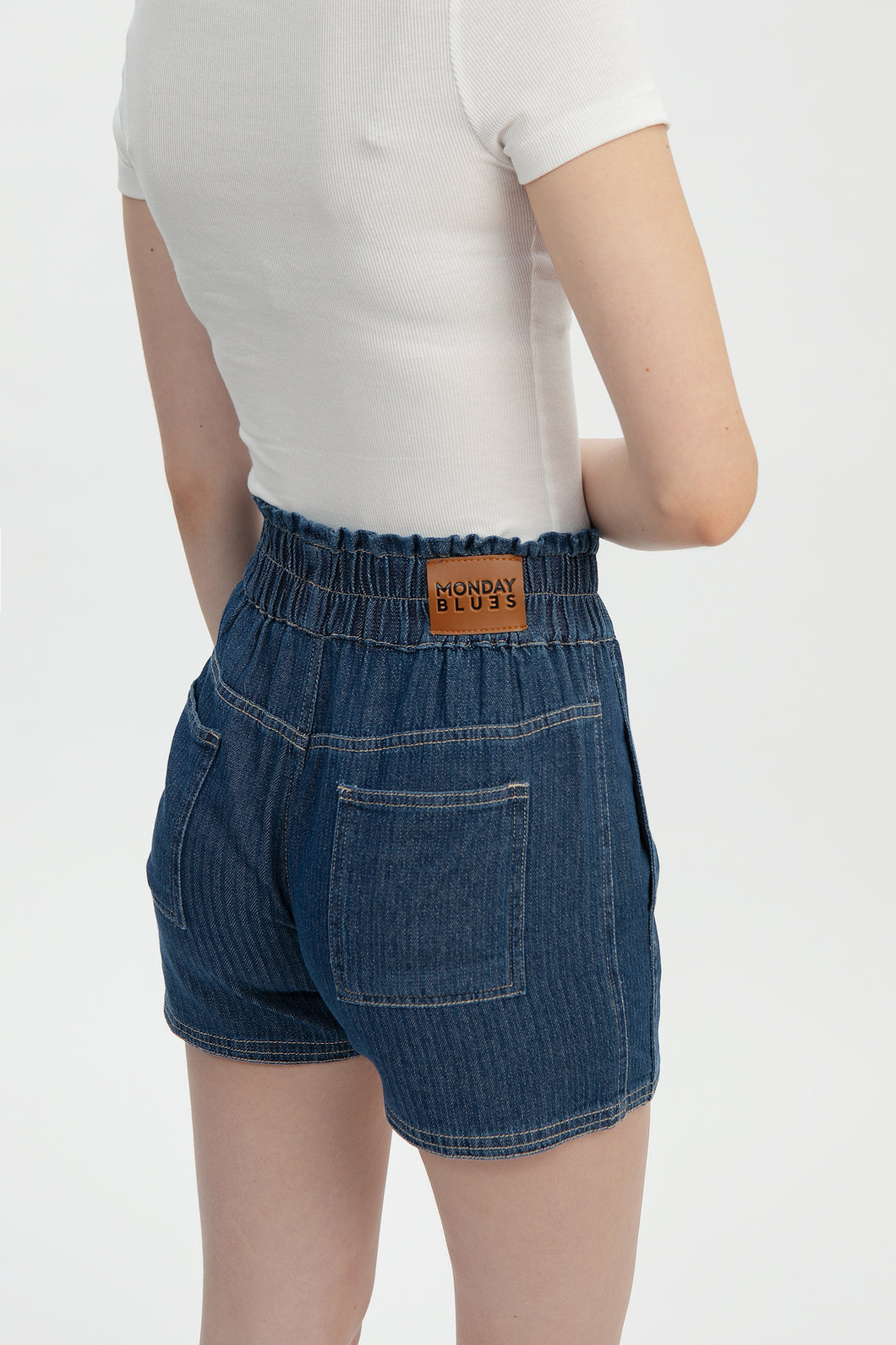 Ease Short