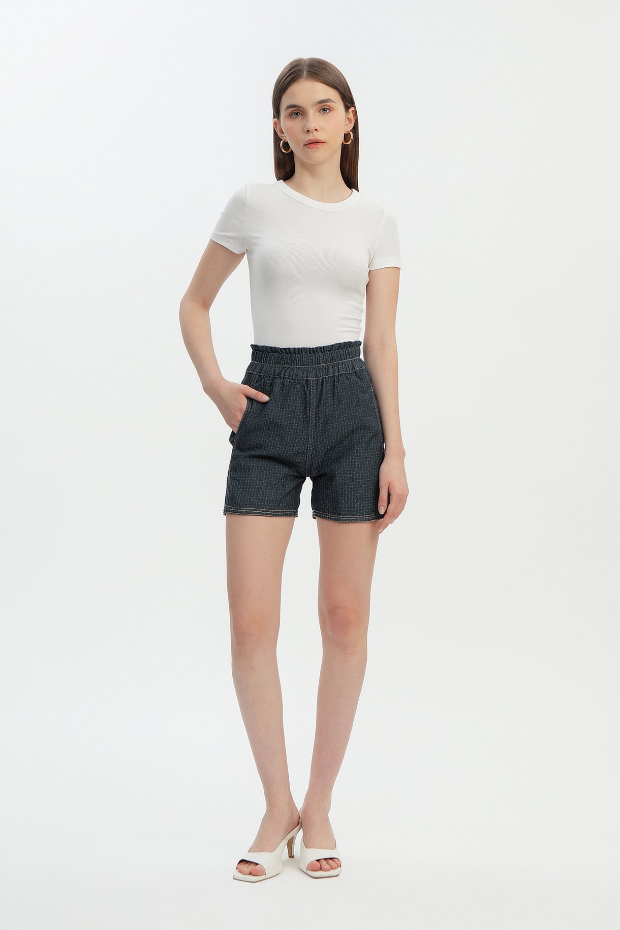 Ease Short