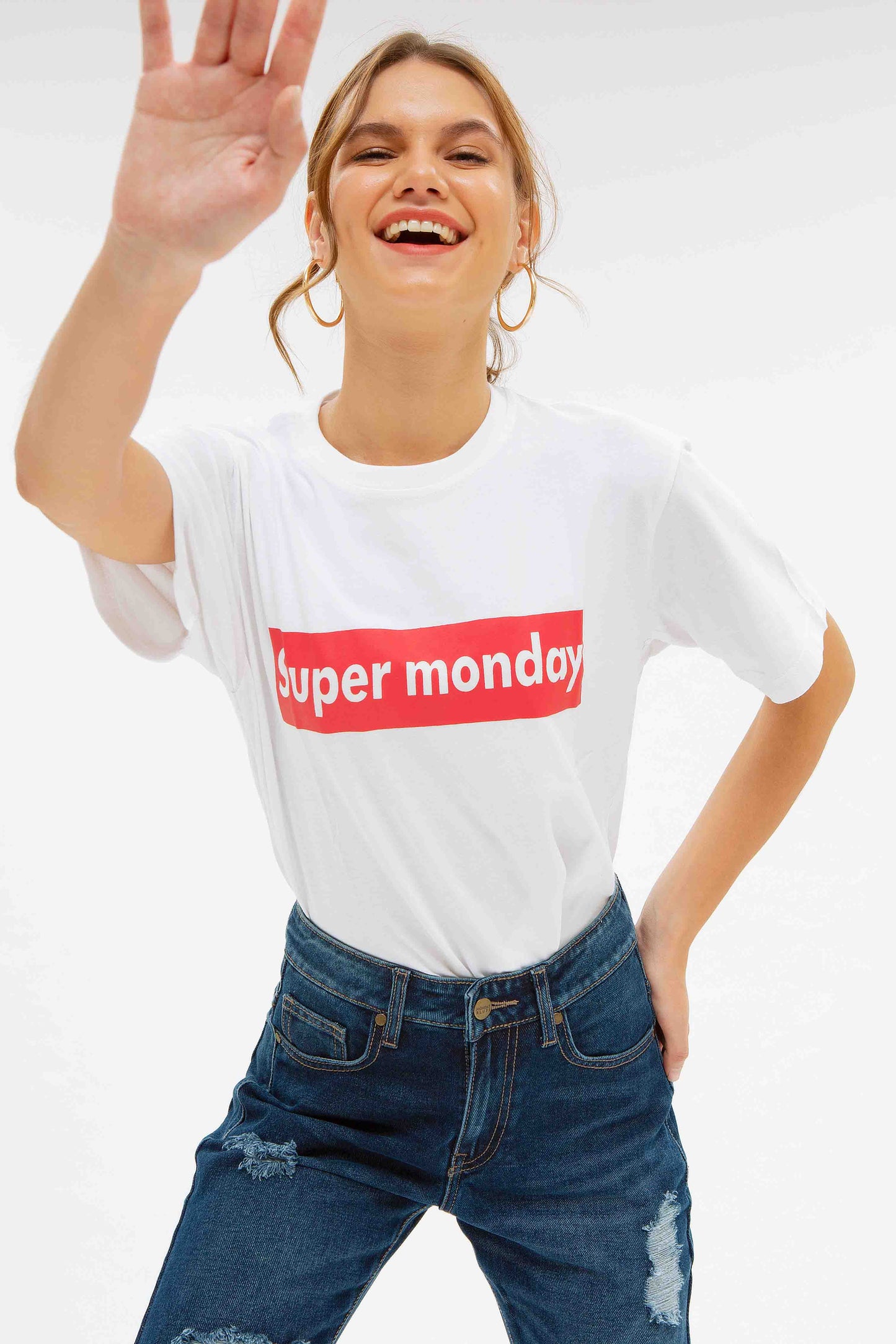 Super Monday T-Shirt Women